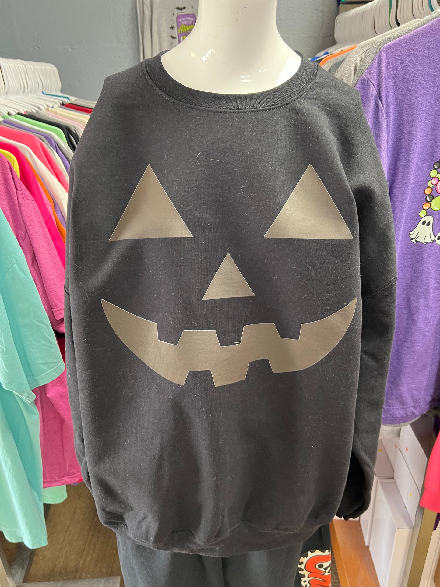 Ready to ship out Gilden extra large black sweatshirt