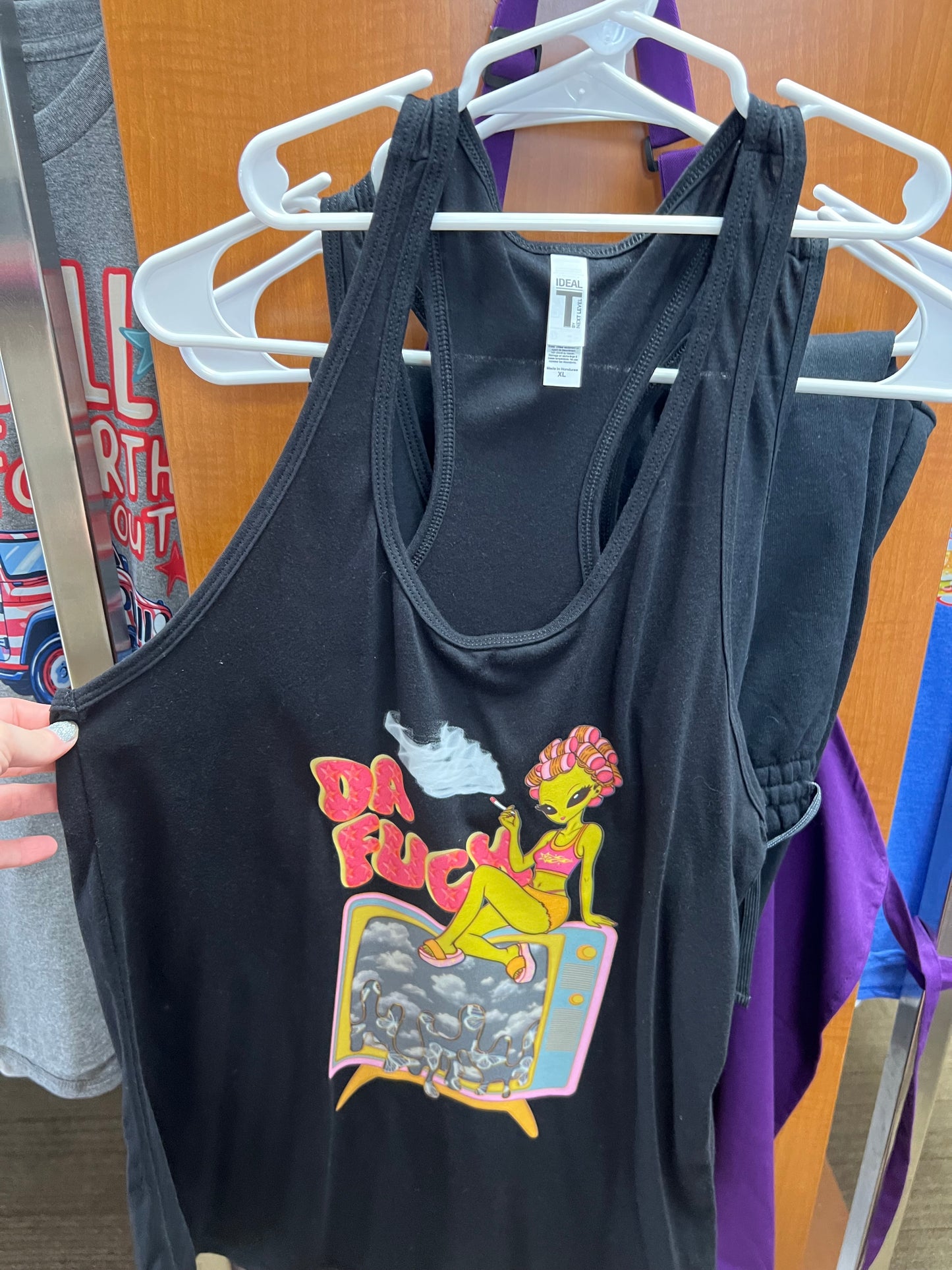 Brand new ladies Razorback tank size extra large