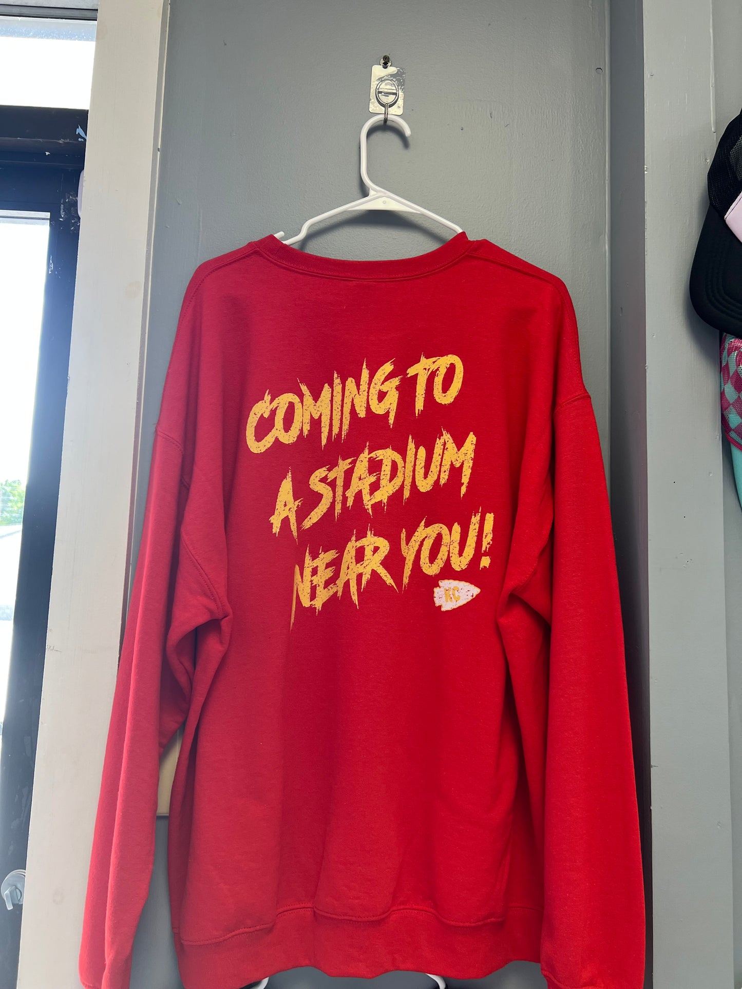 Size extra large crewneck sweatshirt