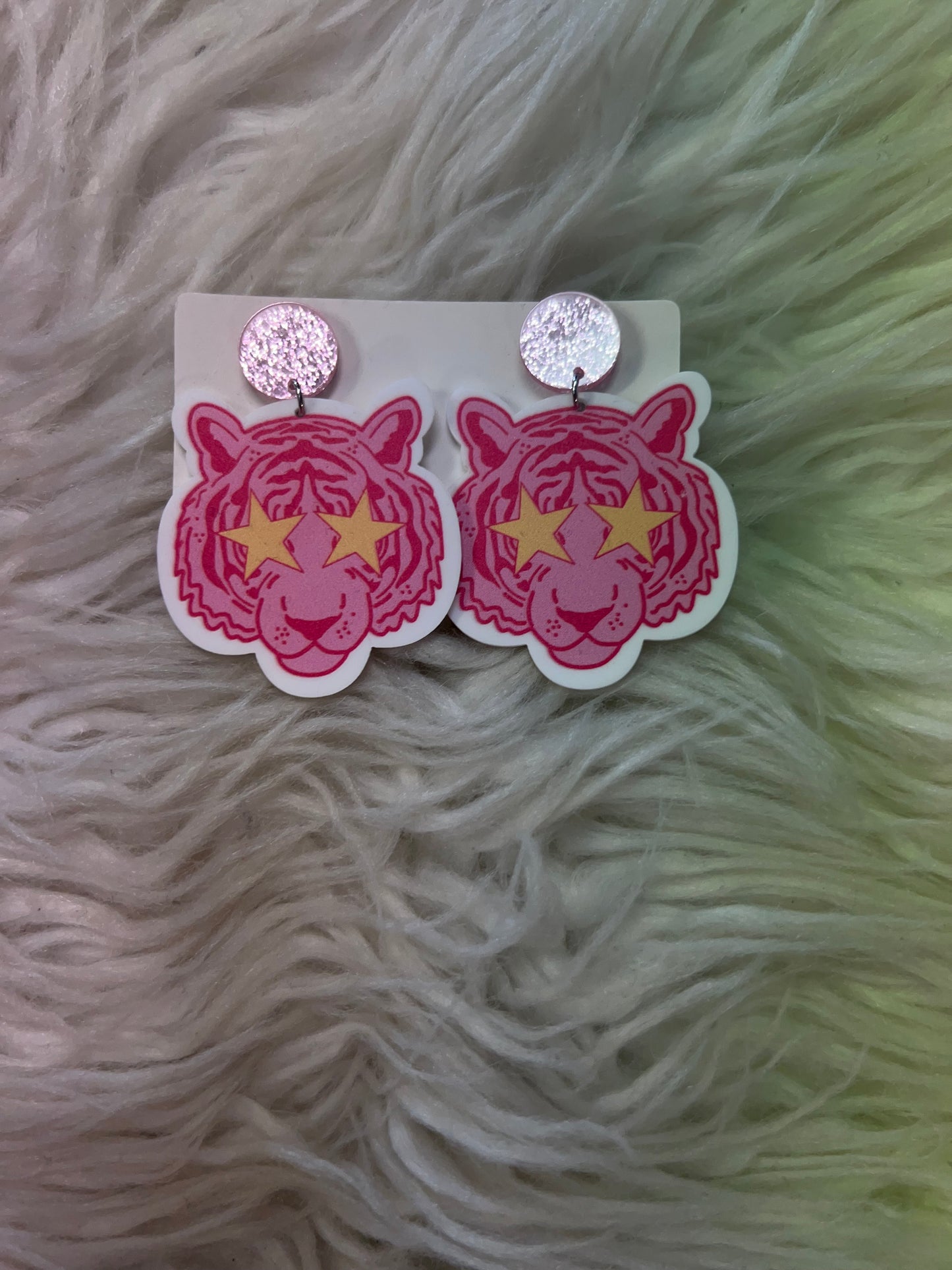 New earring pink tiger