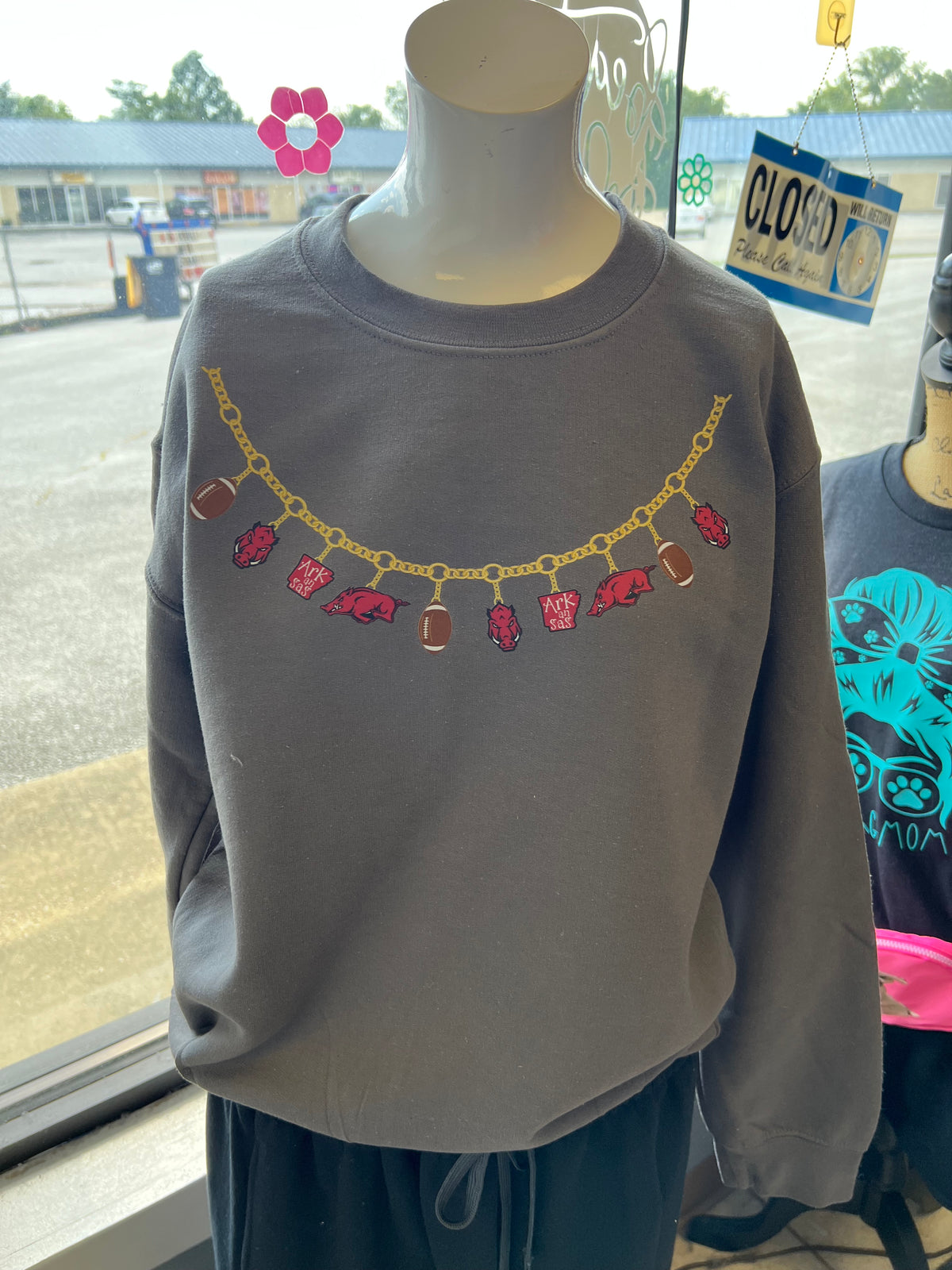 Ready to ship out Gilden small crewneck