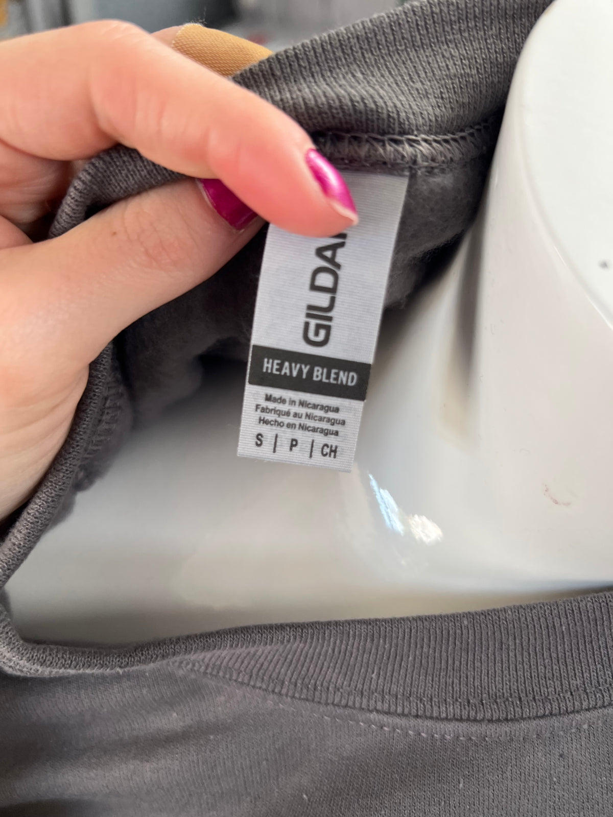 Ready to ship out Gilden sweatshirt small