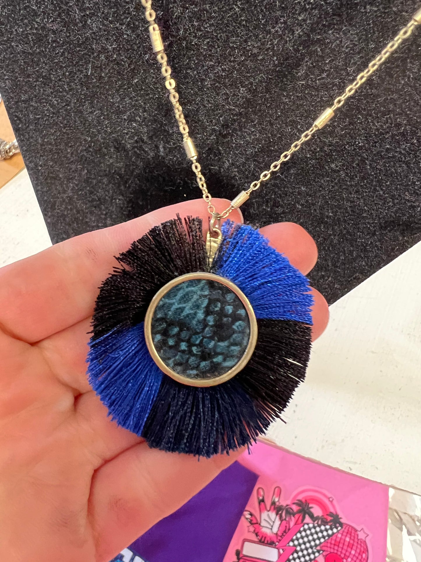 Brand new neck necklace