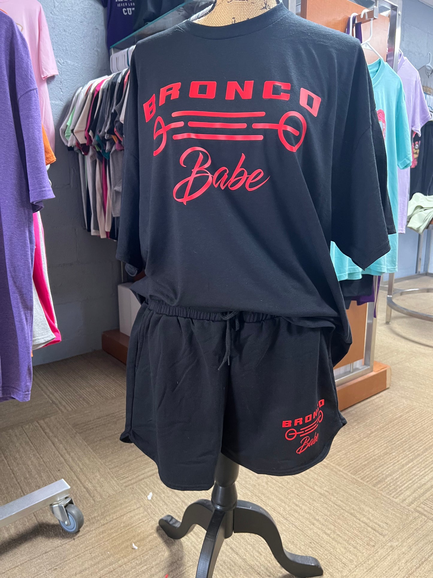 New unisex top and shorts set