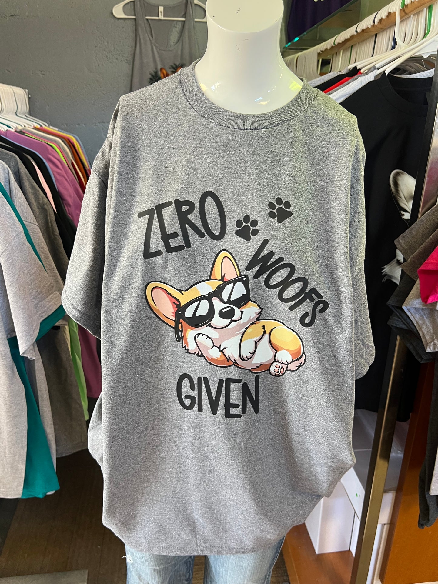 New  unisex T-shirt corgi zero woofs  given corgi normal red and white