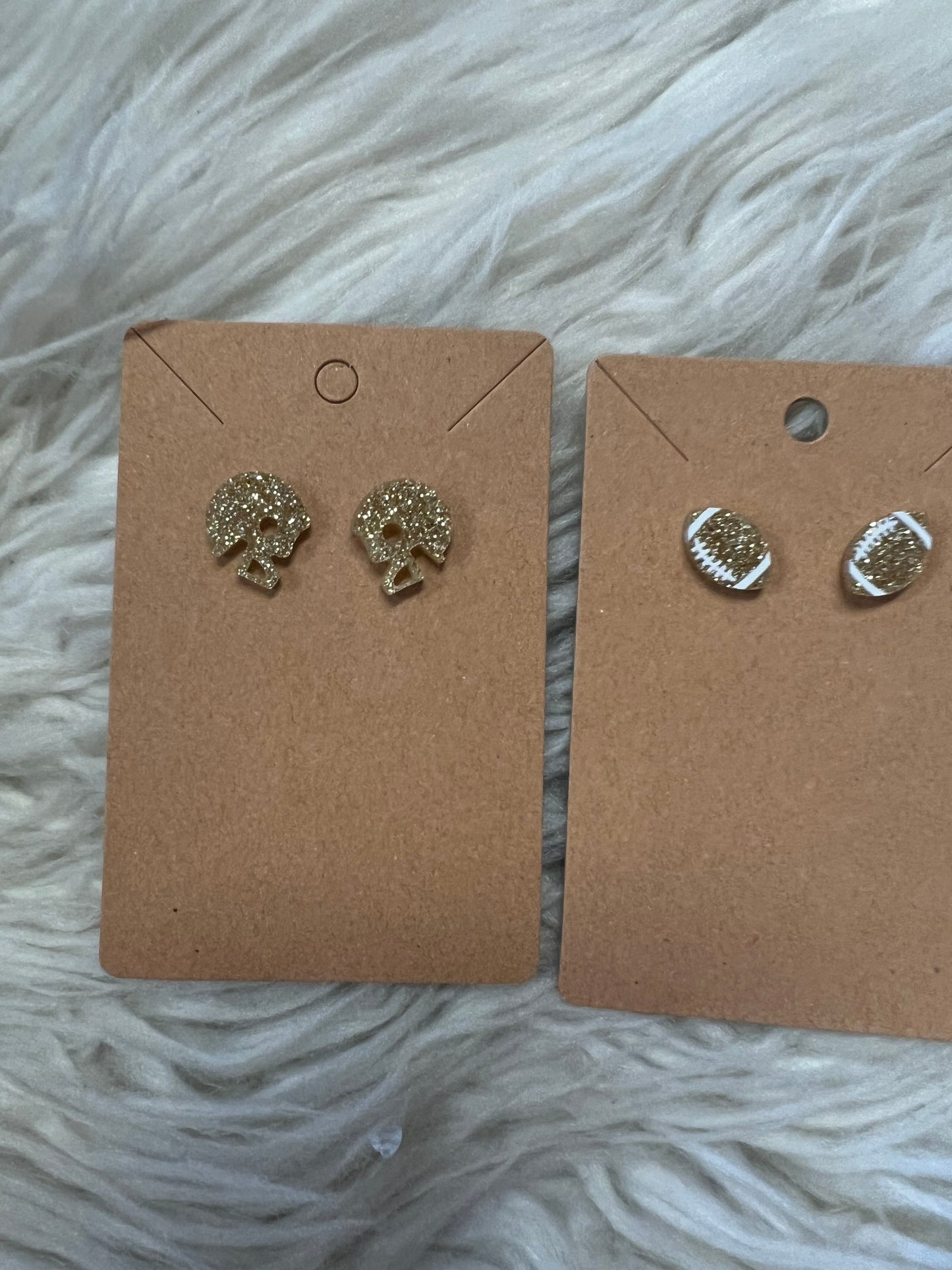 New  stud earring gold