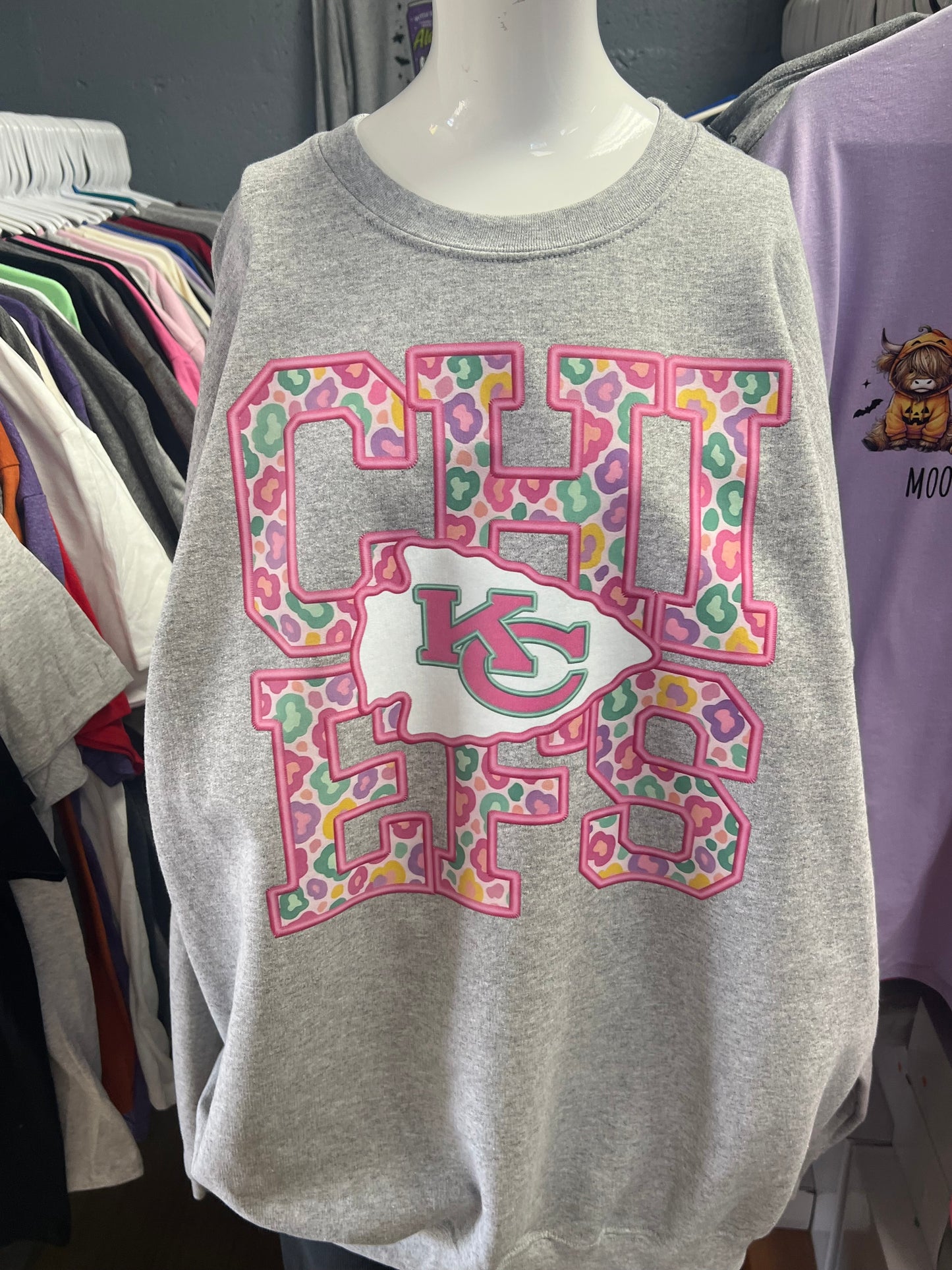 Ready to ship out 3x gilden crewneck