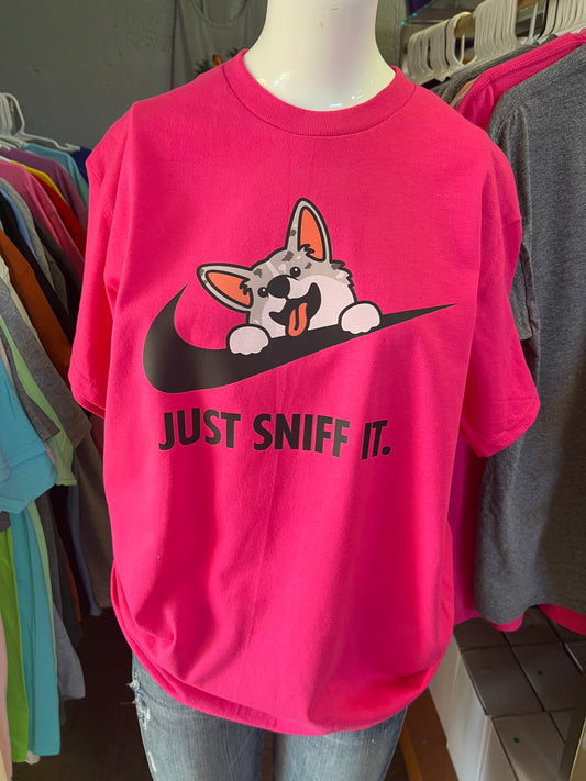 New unisex, short sleeve T-shirt, corgi pink Merle
