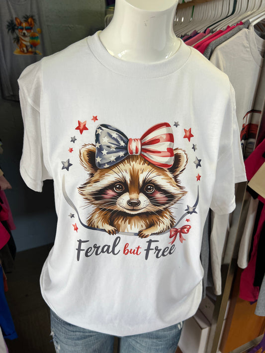 New Gilden unisex T-shirt patriotic, feral and free