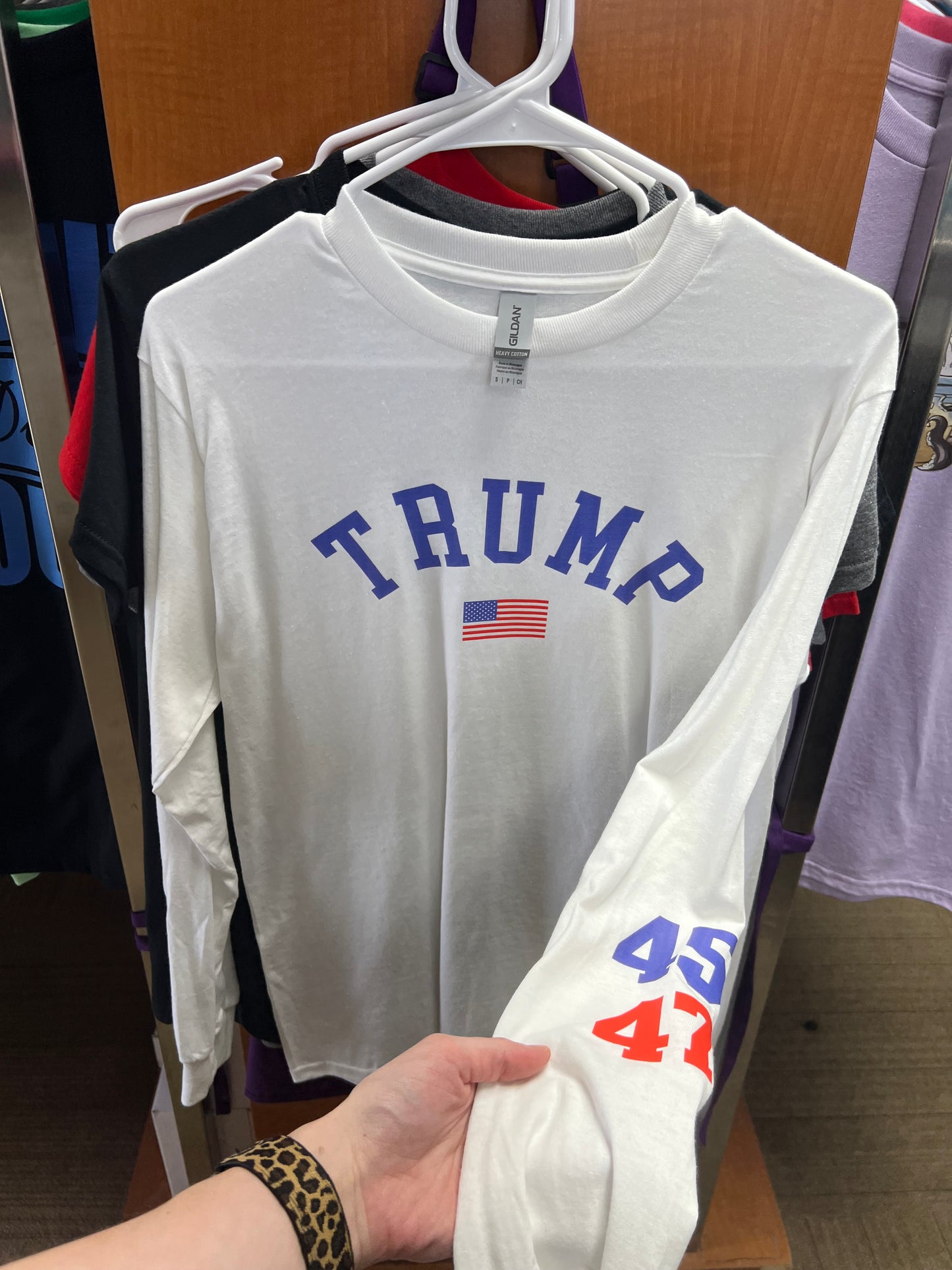 Ready to ship out Gildan small long sleeve