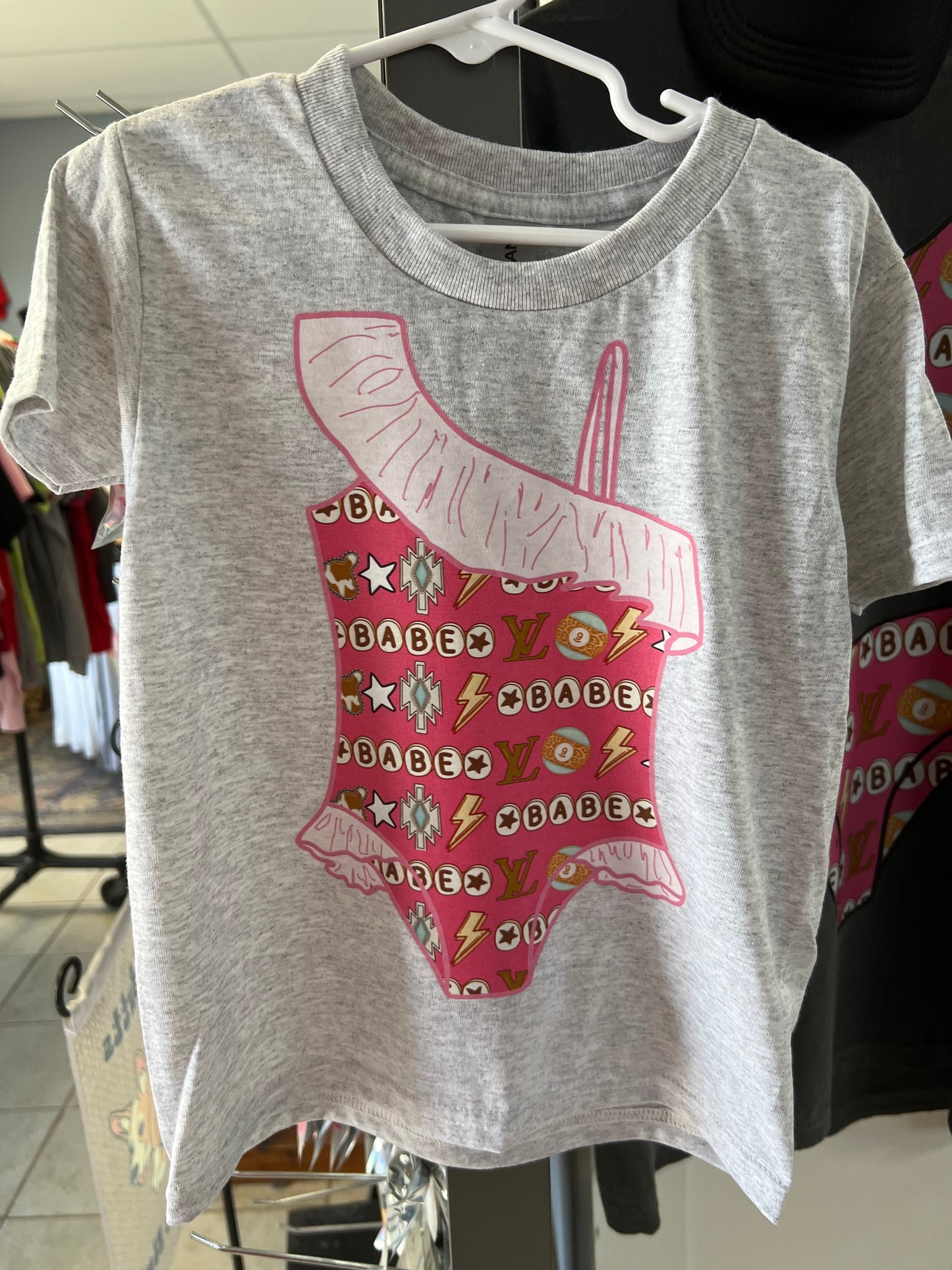 Ready to ship out Gildan youth xs