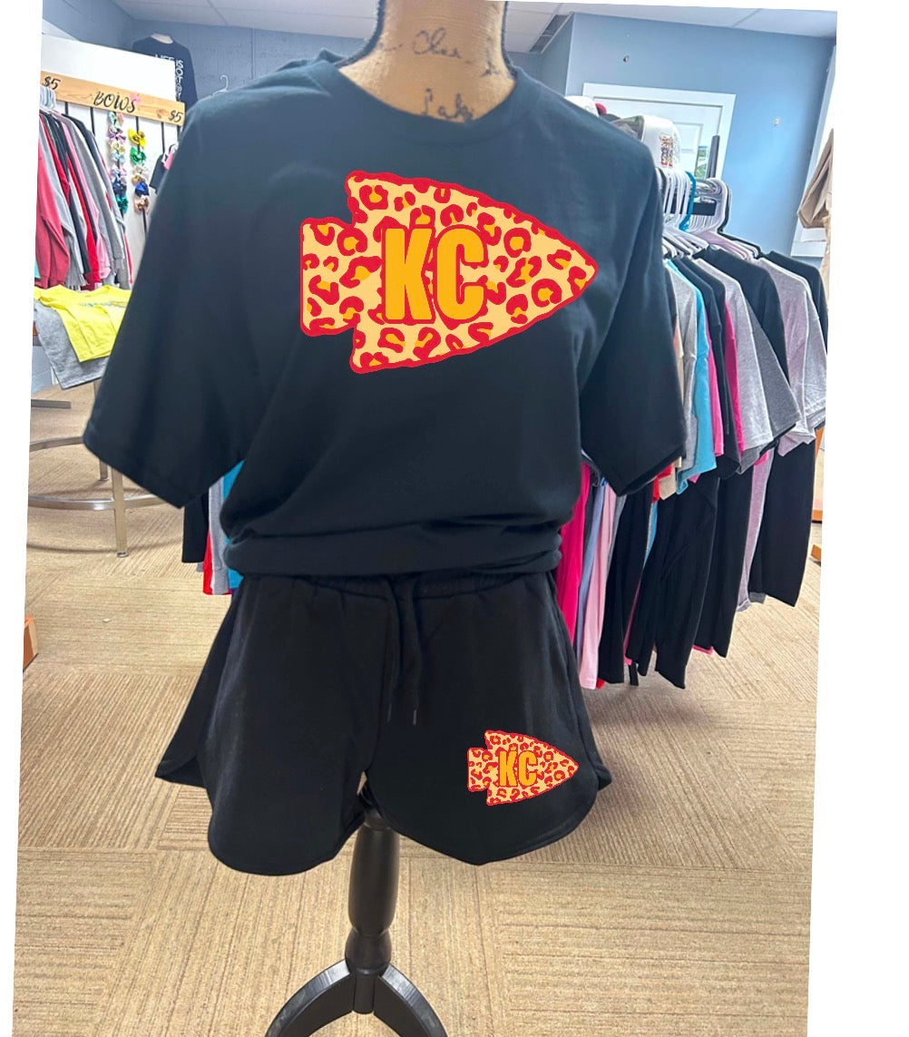 New unisex top and shorts set