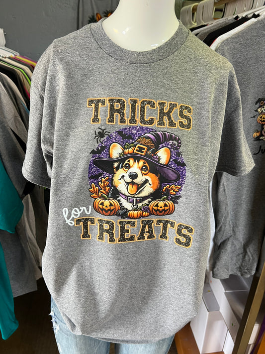New  unisex T-shirt Halloween corgi tricks for treats