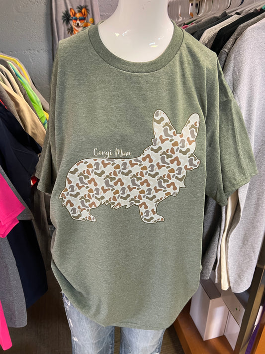 New  unisex T-shirt corgi mom camo