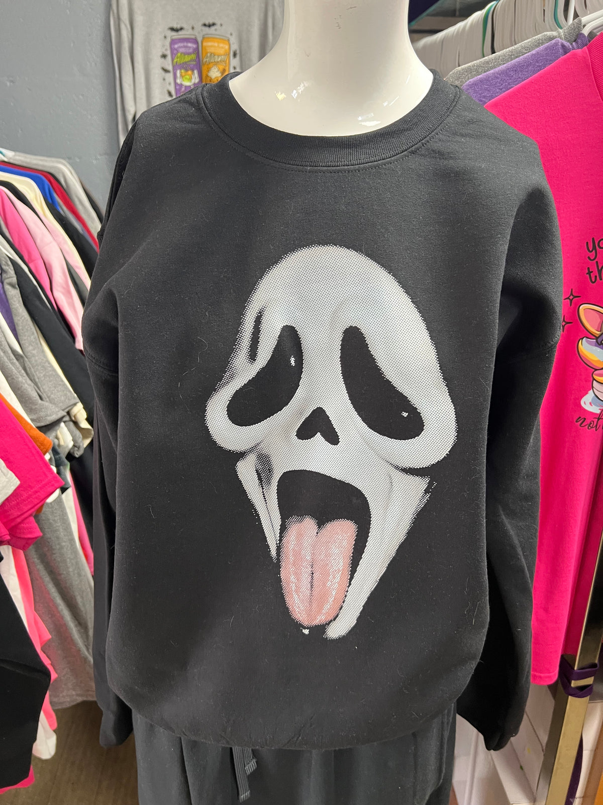 Ready to ship out Gilden sweatshirt small