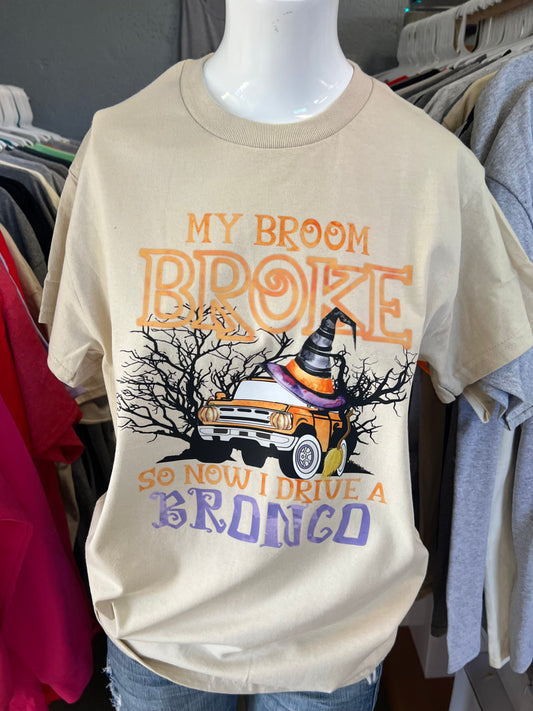 New  unisex T-shirt Halloween my broom broke so now I drive a 4 x 4