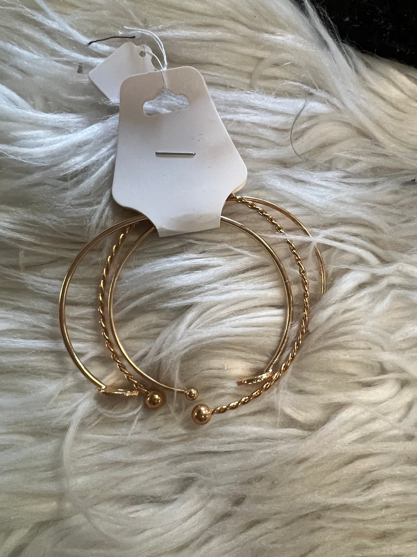 Brand new stackable bracelet gold color