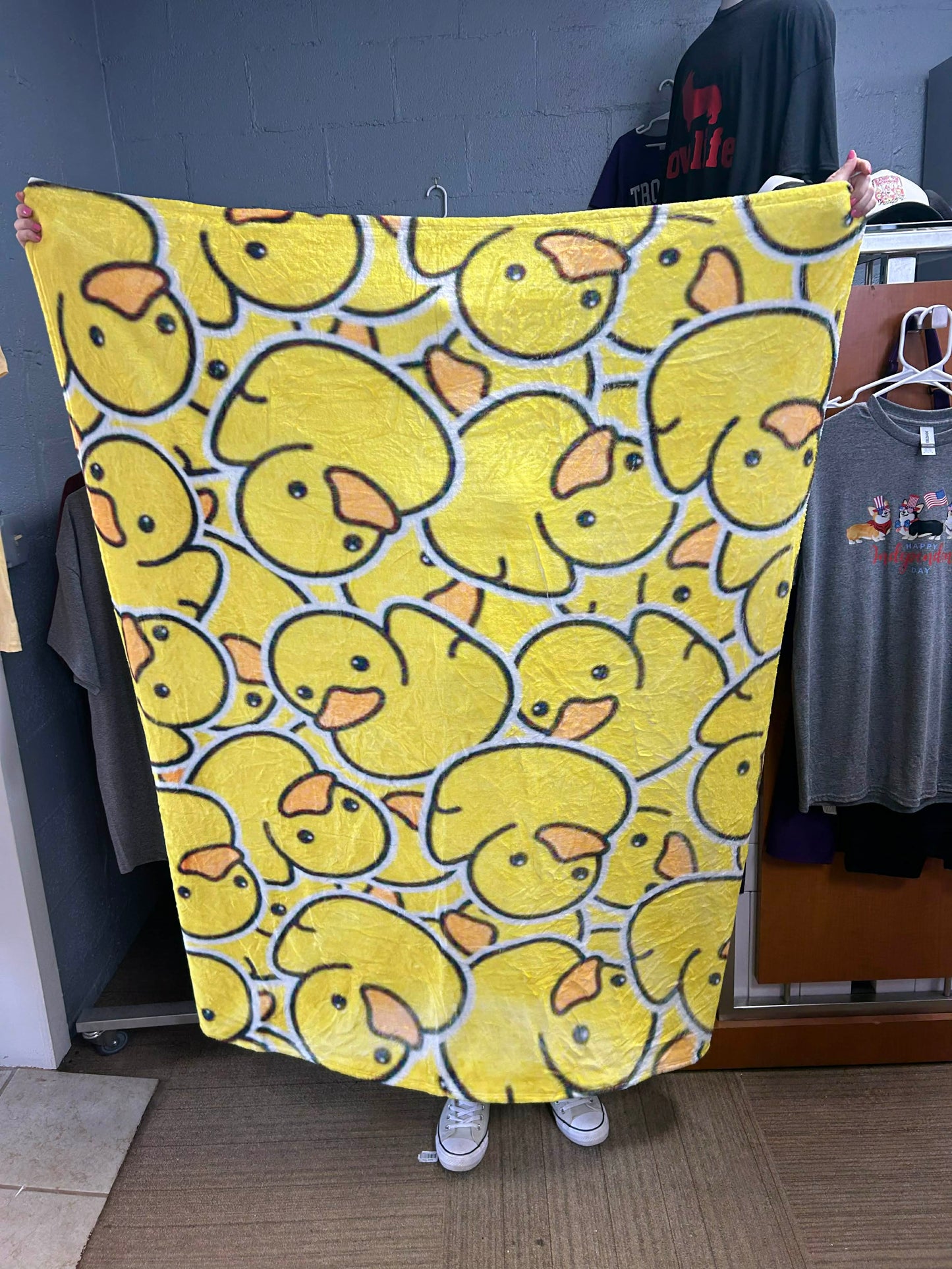 Brand new blanket 50“ x 60’’ ducks