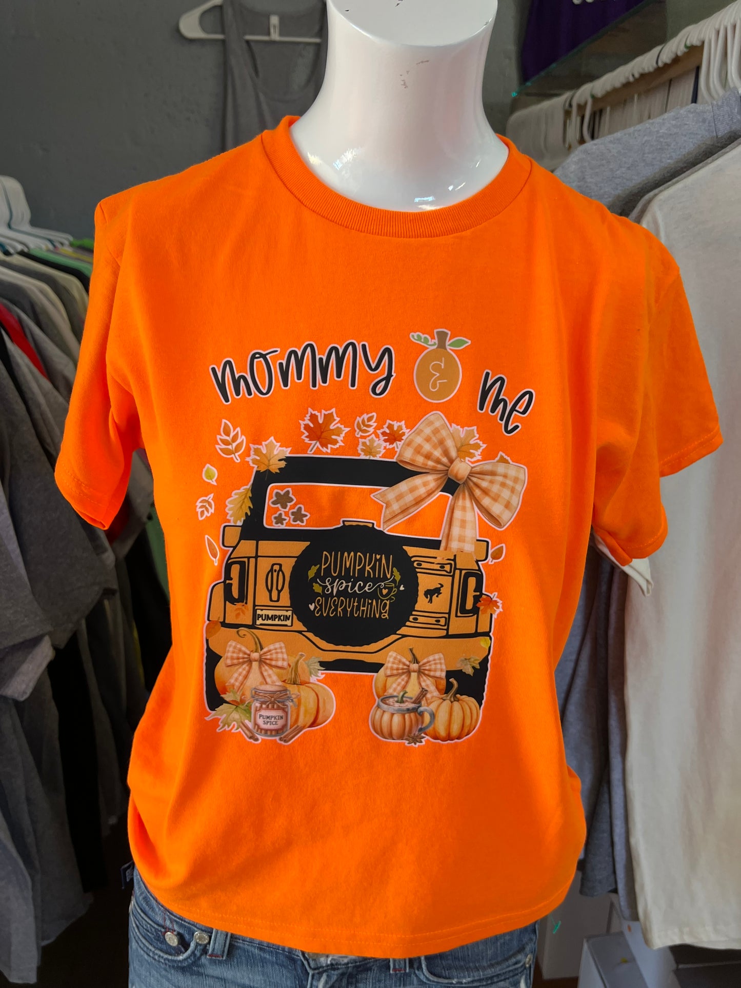 Unisex new T-shirt youth pumpkin spice, mommy