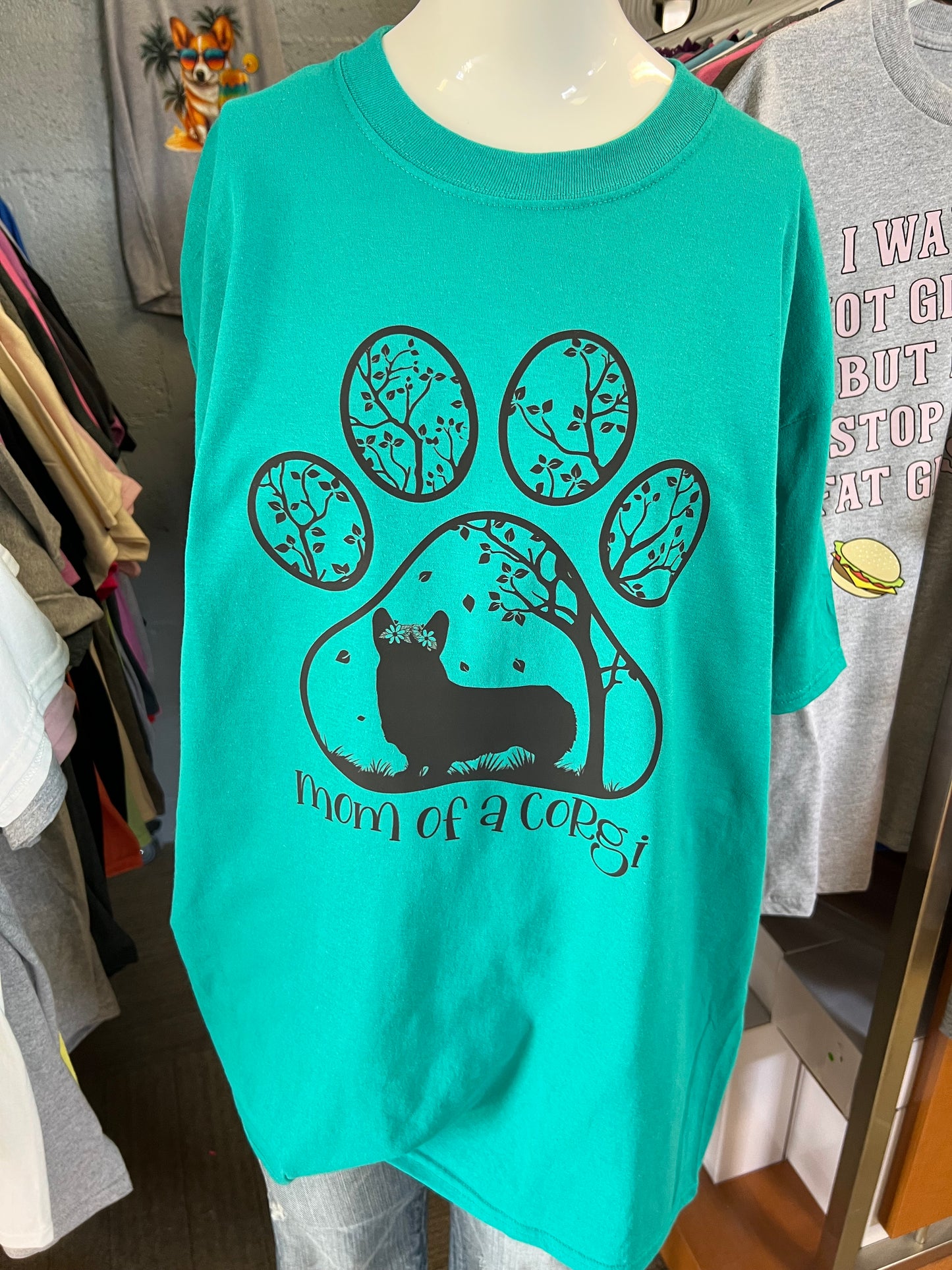 New T-shirt corgi size extra large