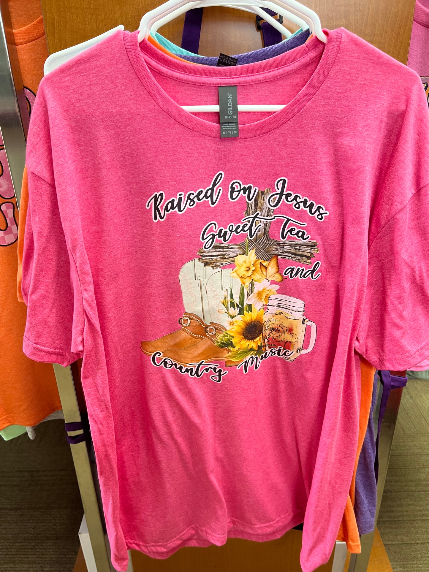 Ready to ship out Gilden soft style extra large T-shirt