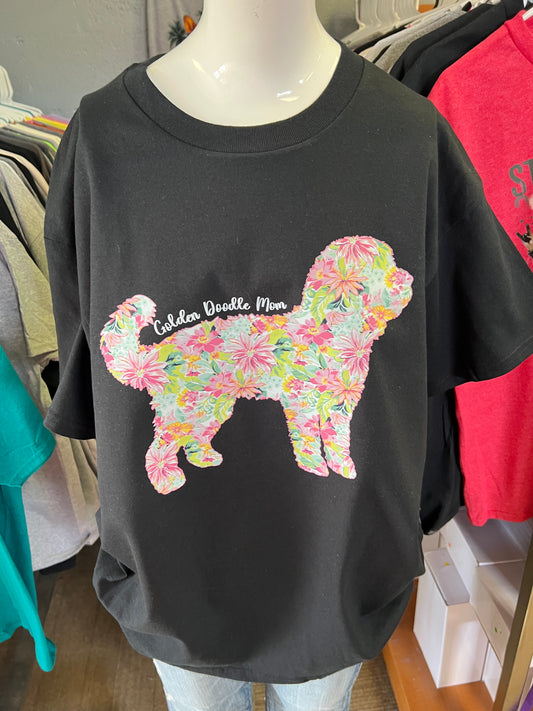 New  unisex T-shirt golden doodle mom