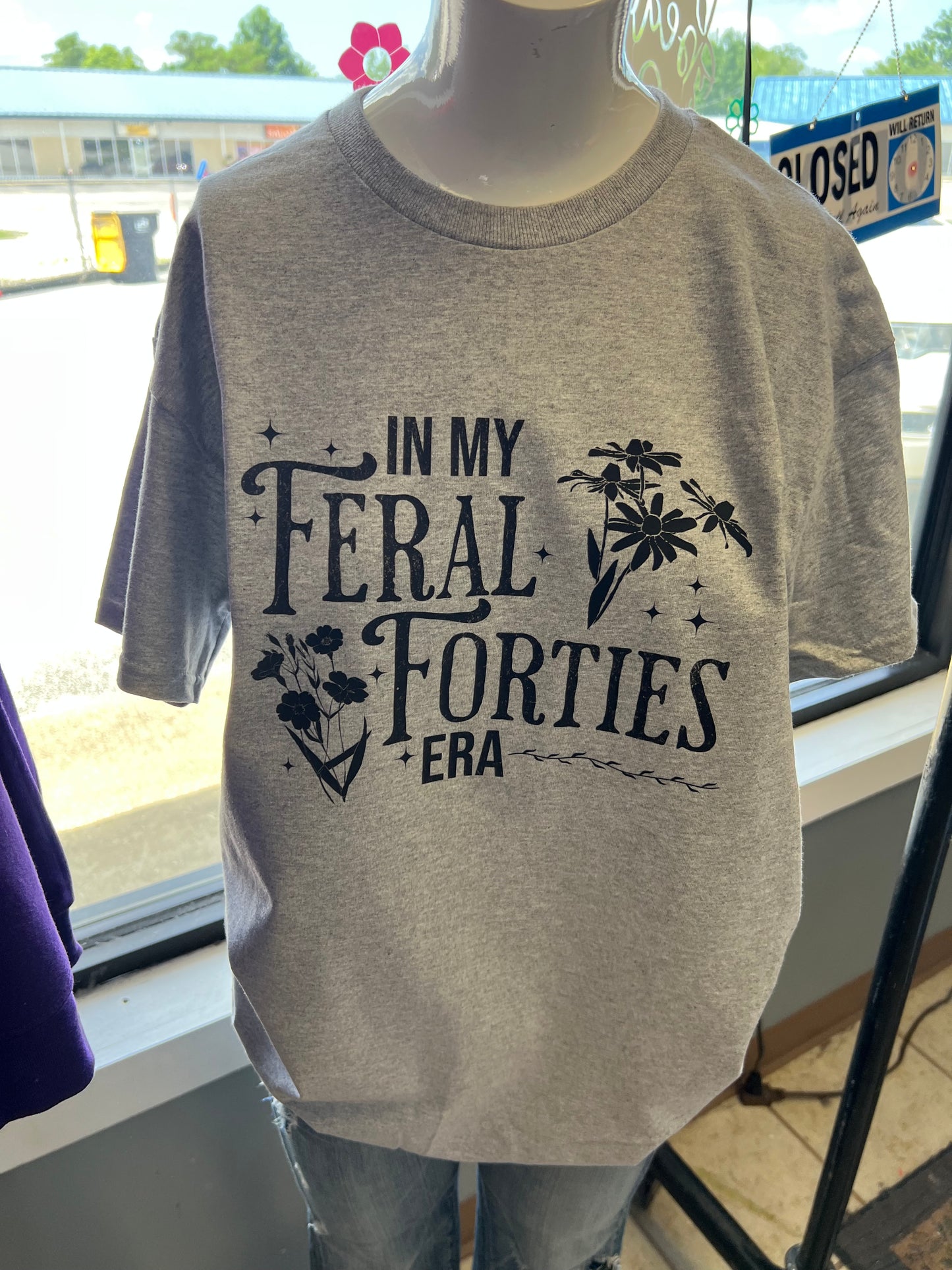 New  unisex T-shirt 40s era