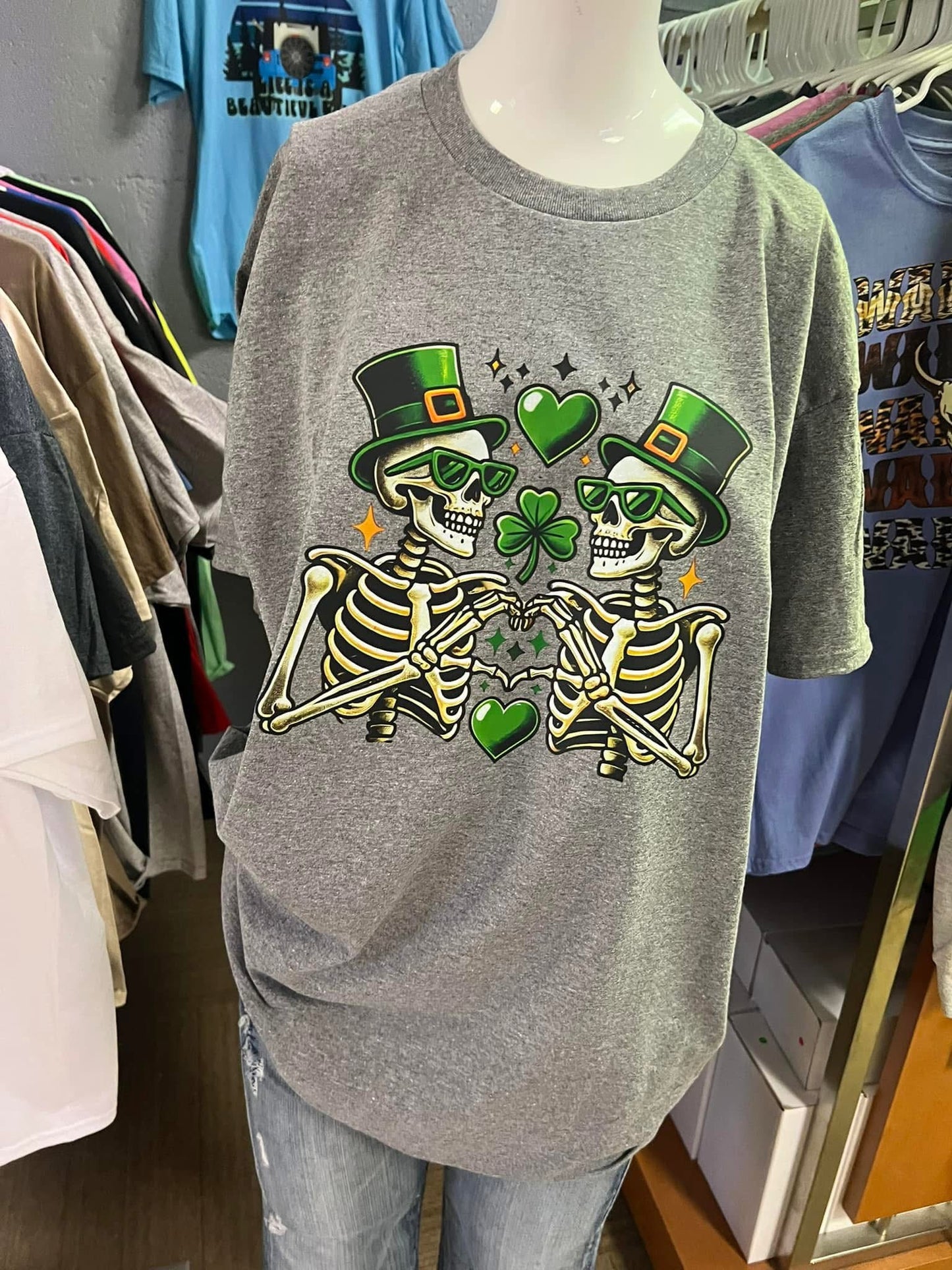 Gilden skeleton St. Patrick’s Day unisex T-shirt