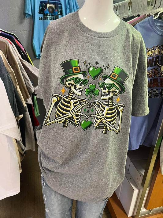 Gilden skeleton St. Patrick’s Day unisex T-shirt