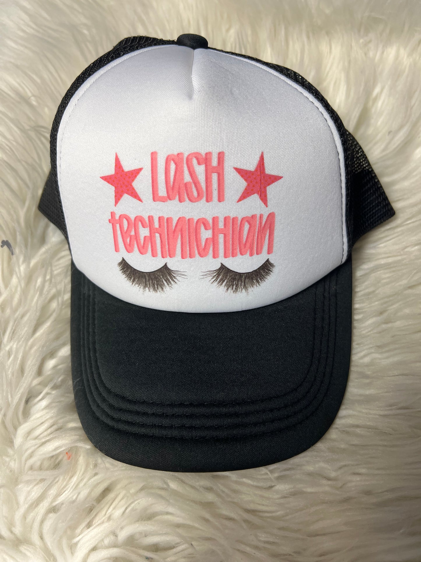 New hat lash tech