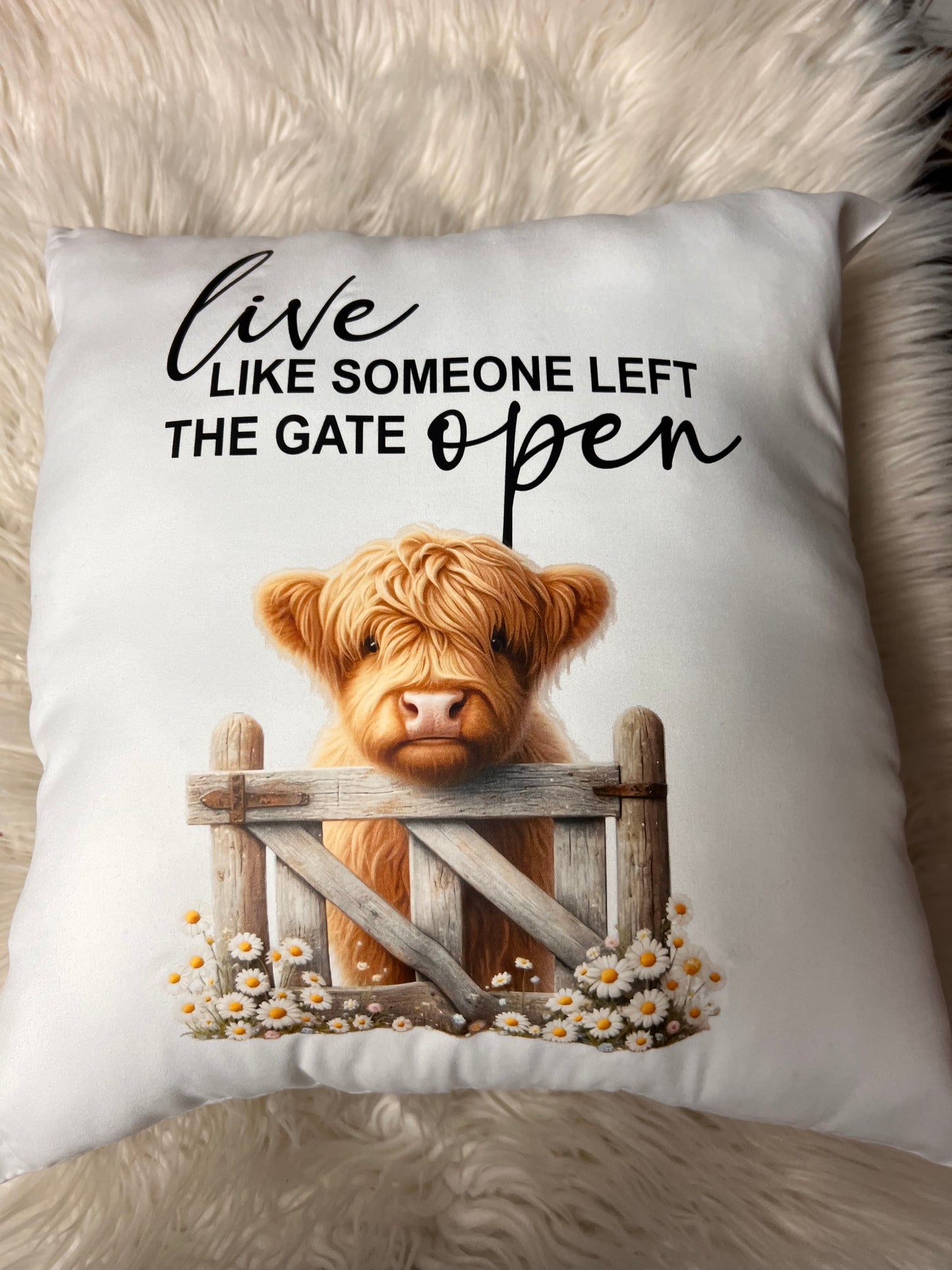 New pre-stuffed throw pillow 15.7 x 15.7 roughly Highland cow live like someone left the gate open ￼