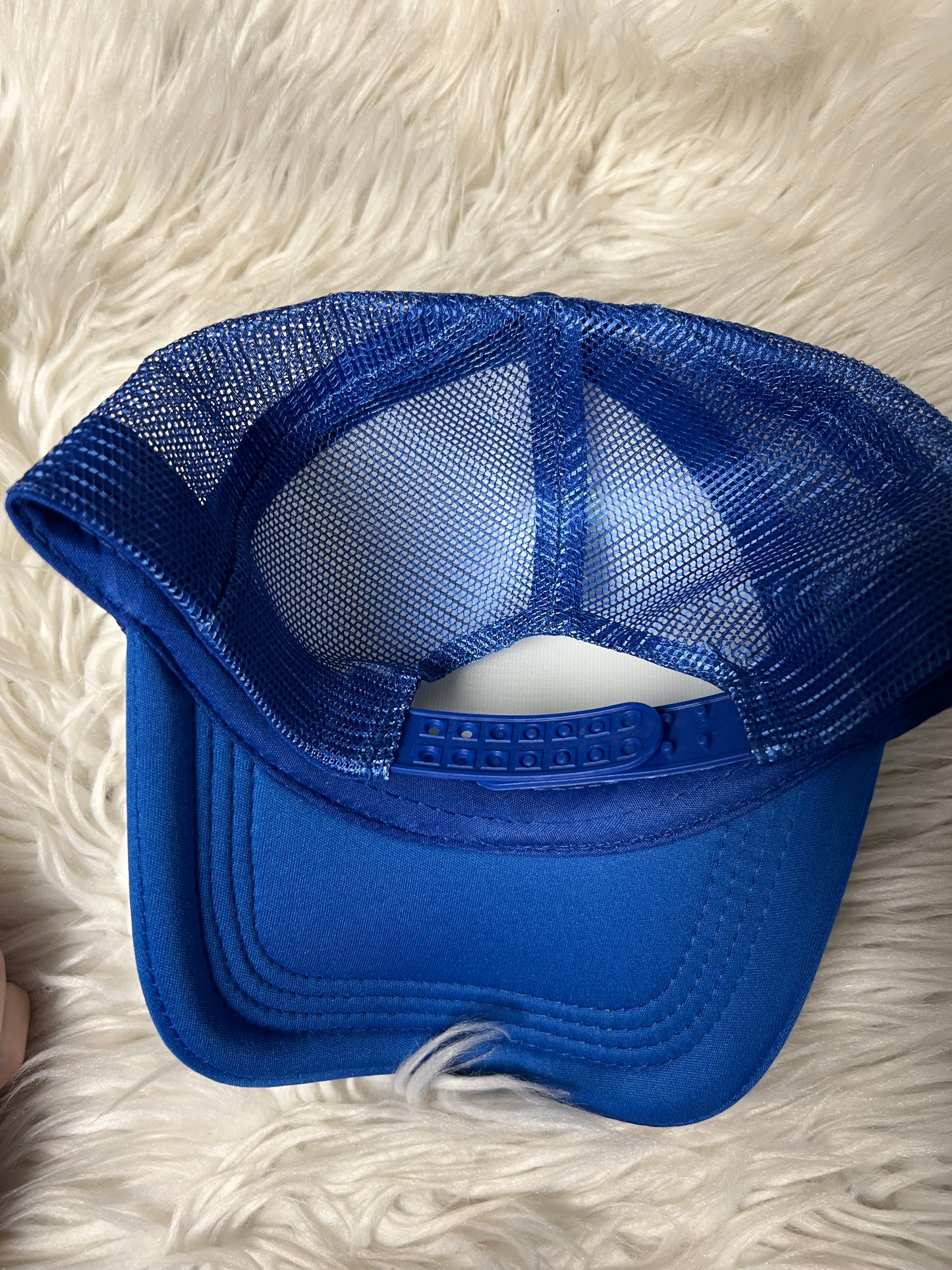 New bougie patriotic red or blue hat blonde