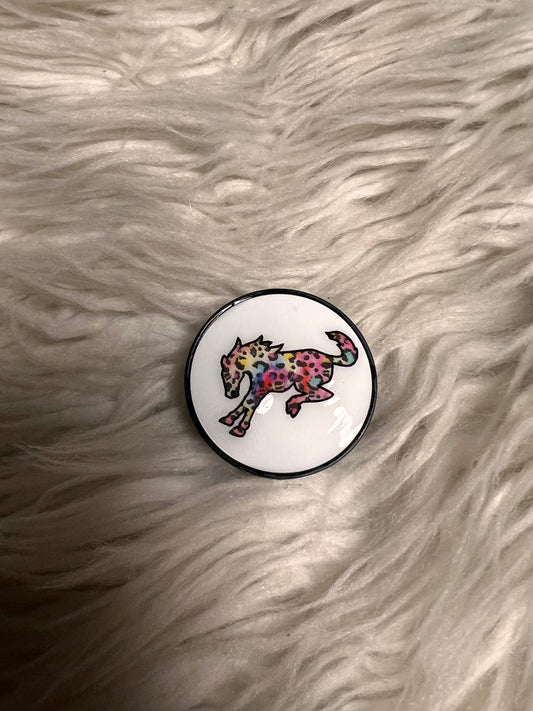 Resin covered pop socket horse