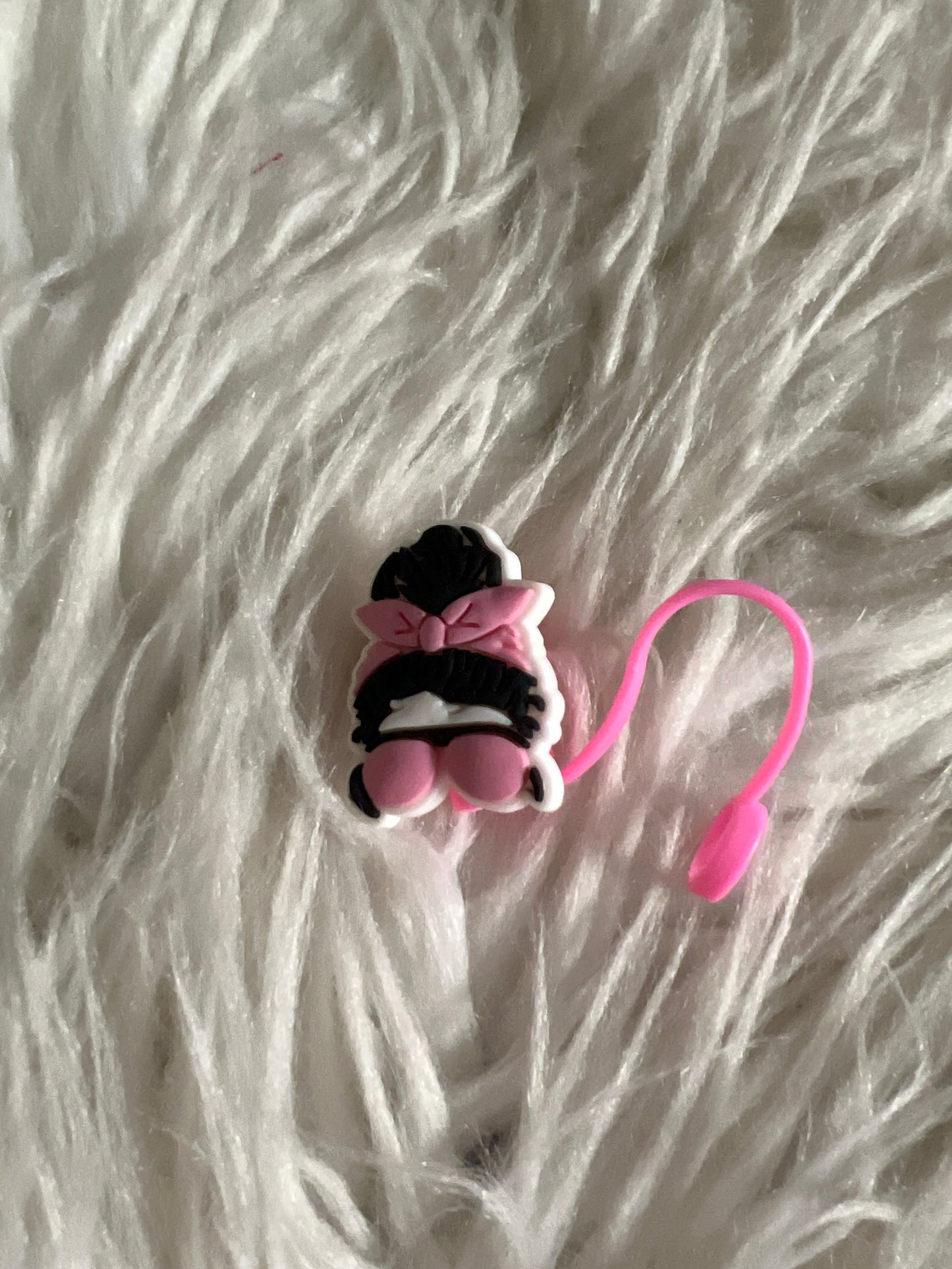 Straw topper messy bun