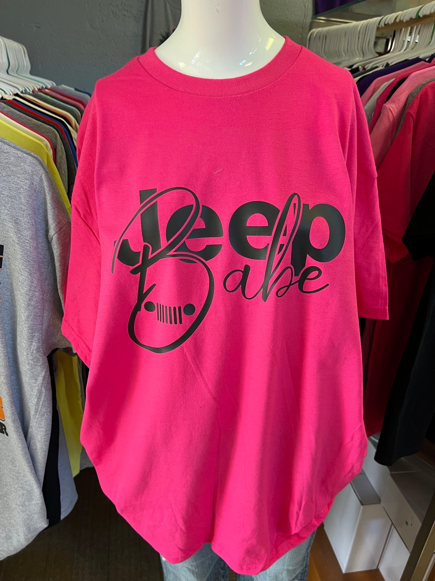New Gilden unisex shirt  4 x 4 hot pink