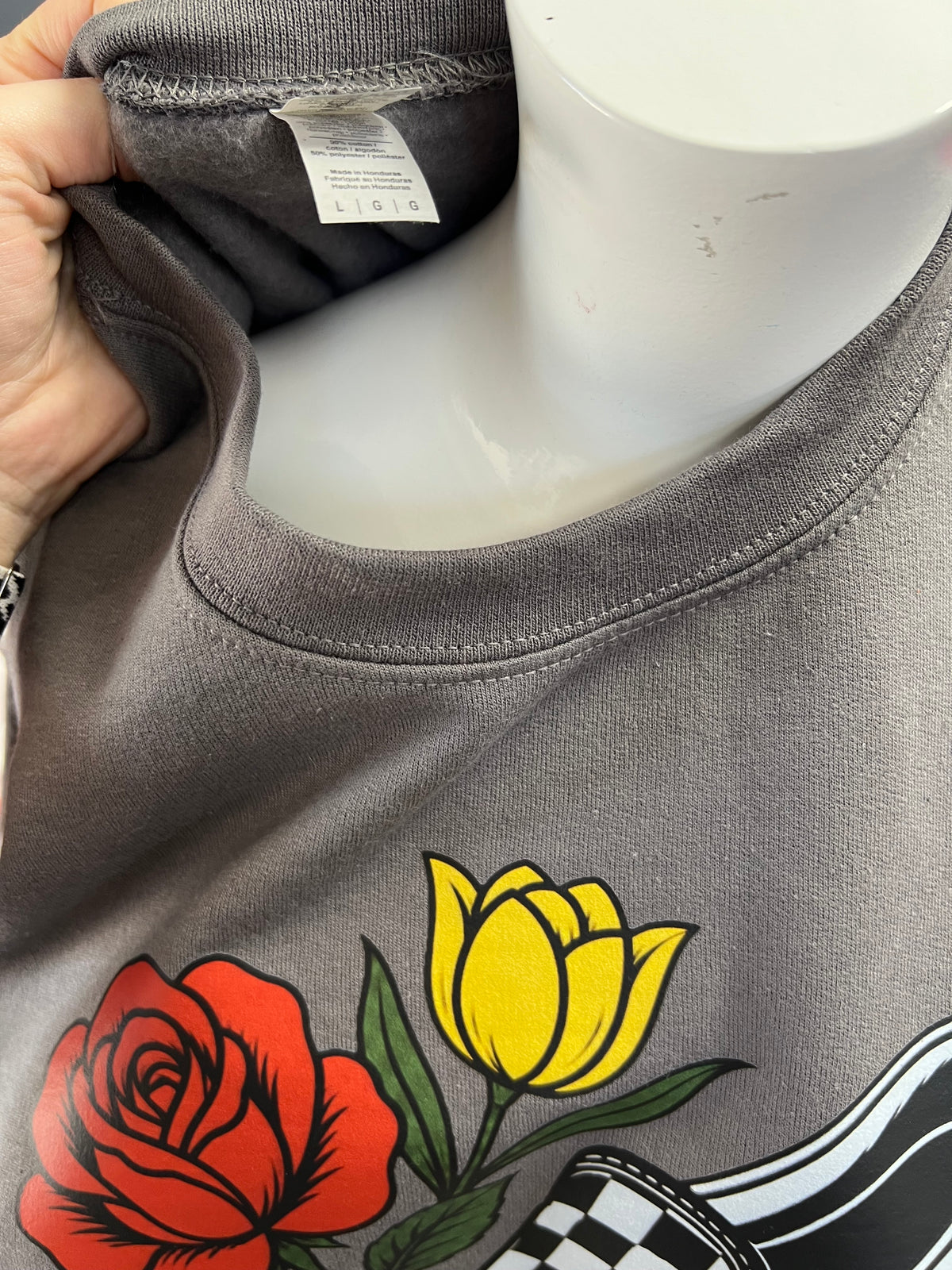Ready to ship out Gilden sweatshirt large