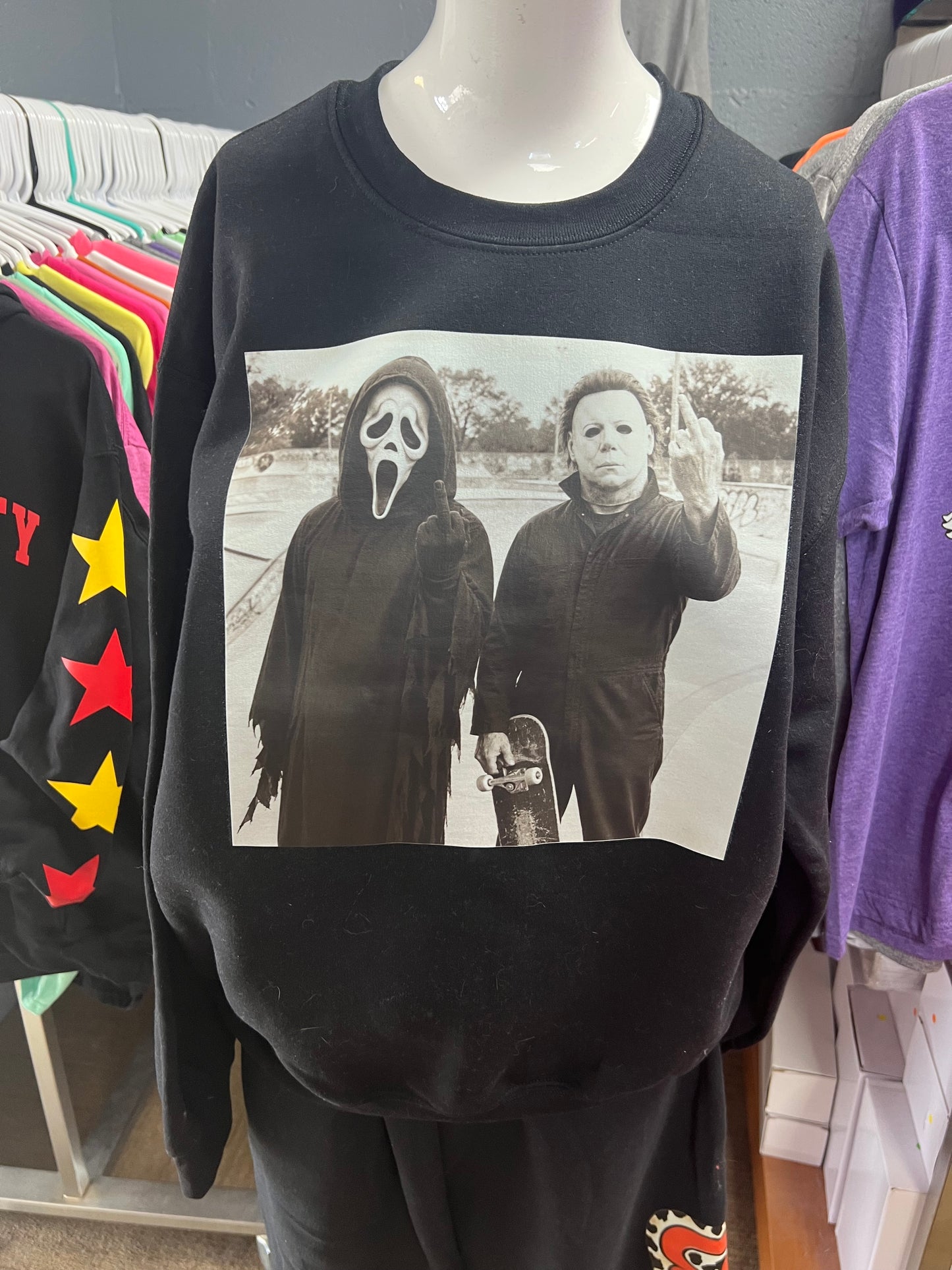 Ready to ship out Gilden black sweatshirt medium
