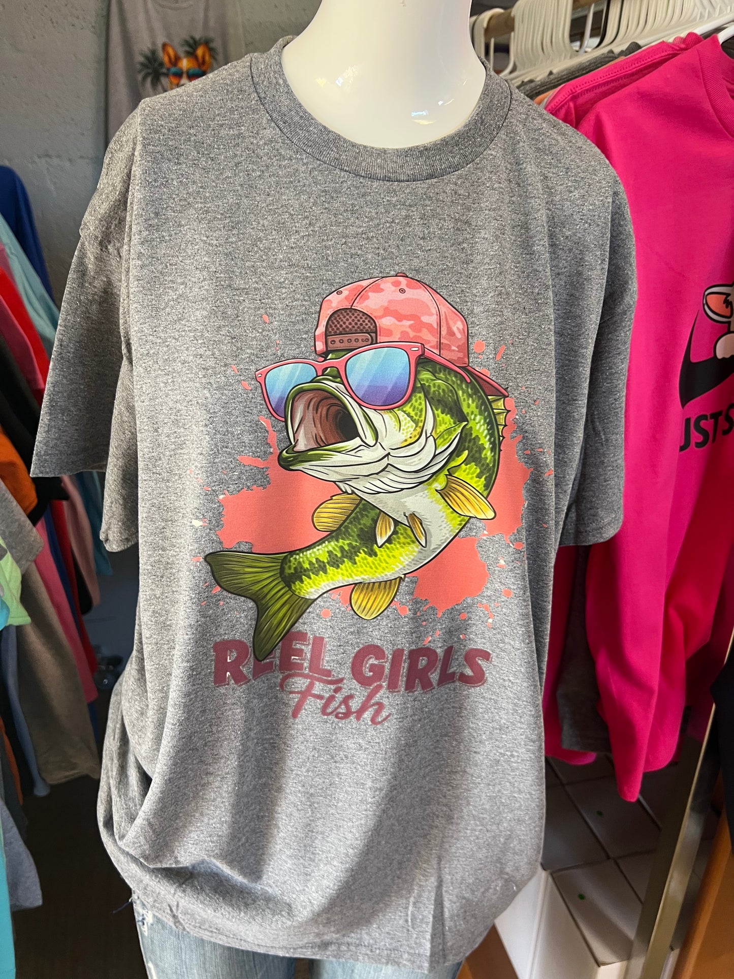 New unisex, short sleeve T-shirt real girls fish