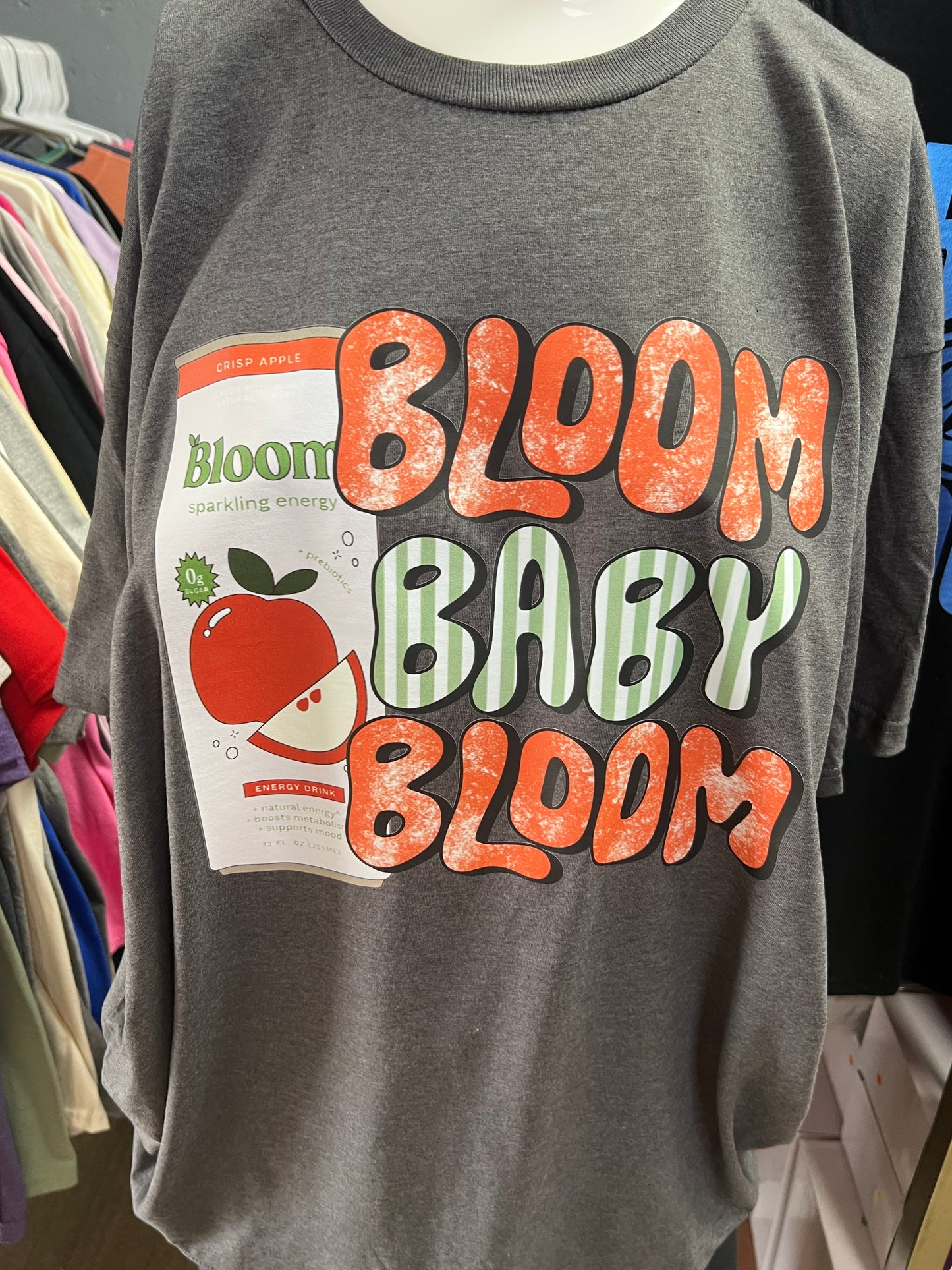 Ready to ship out Gilden soft style extra large T-shirt
