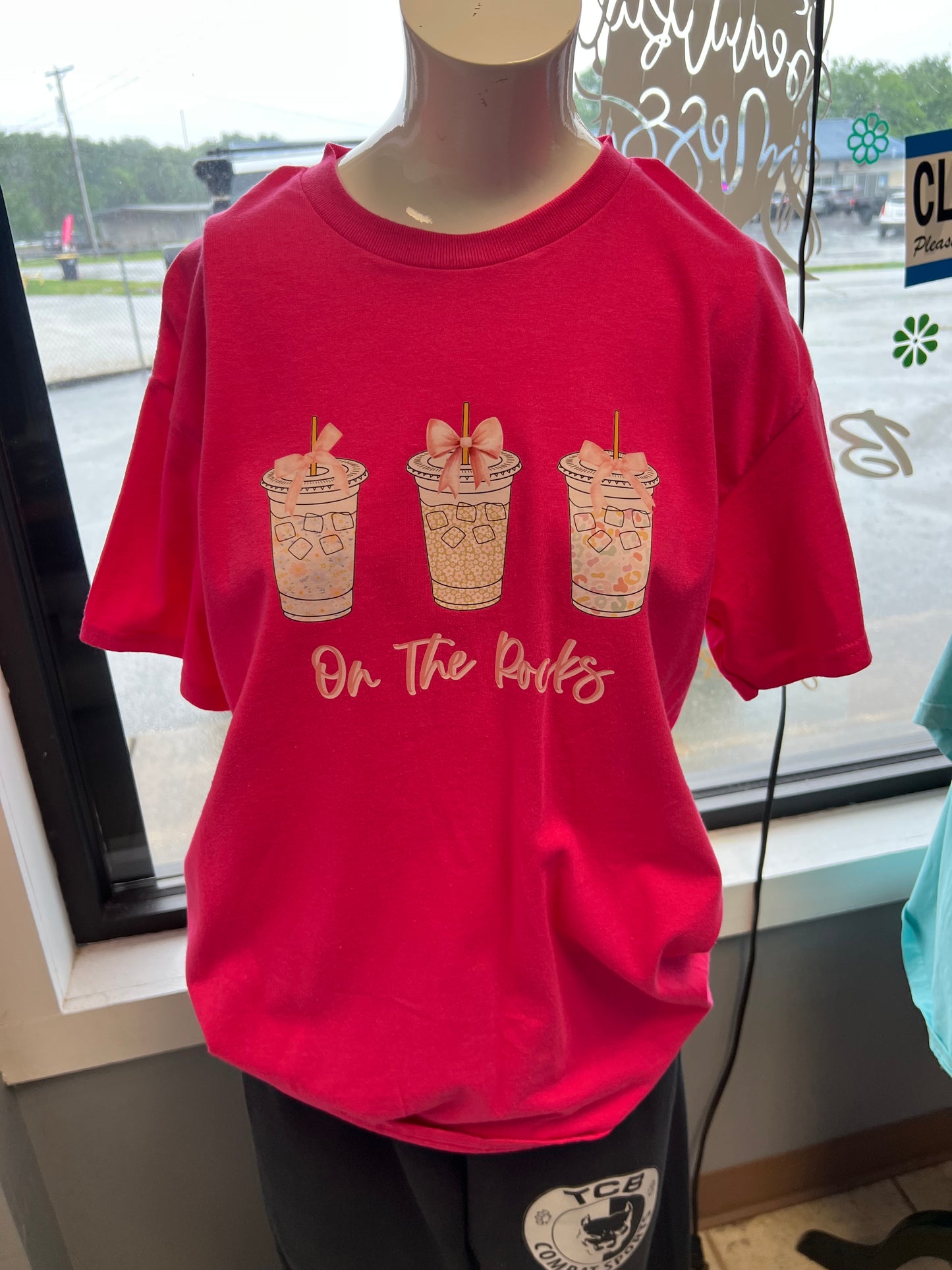 New unisex hot pink iced coffee on the rocks ￼