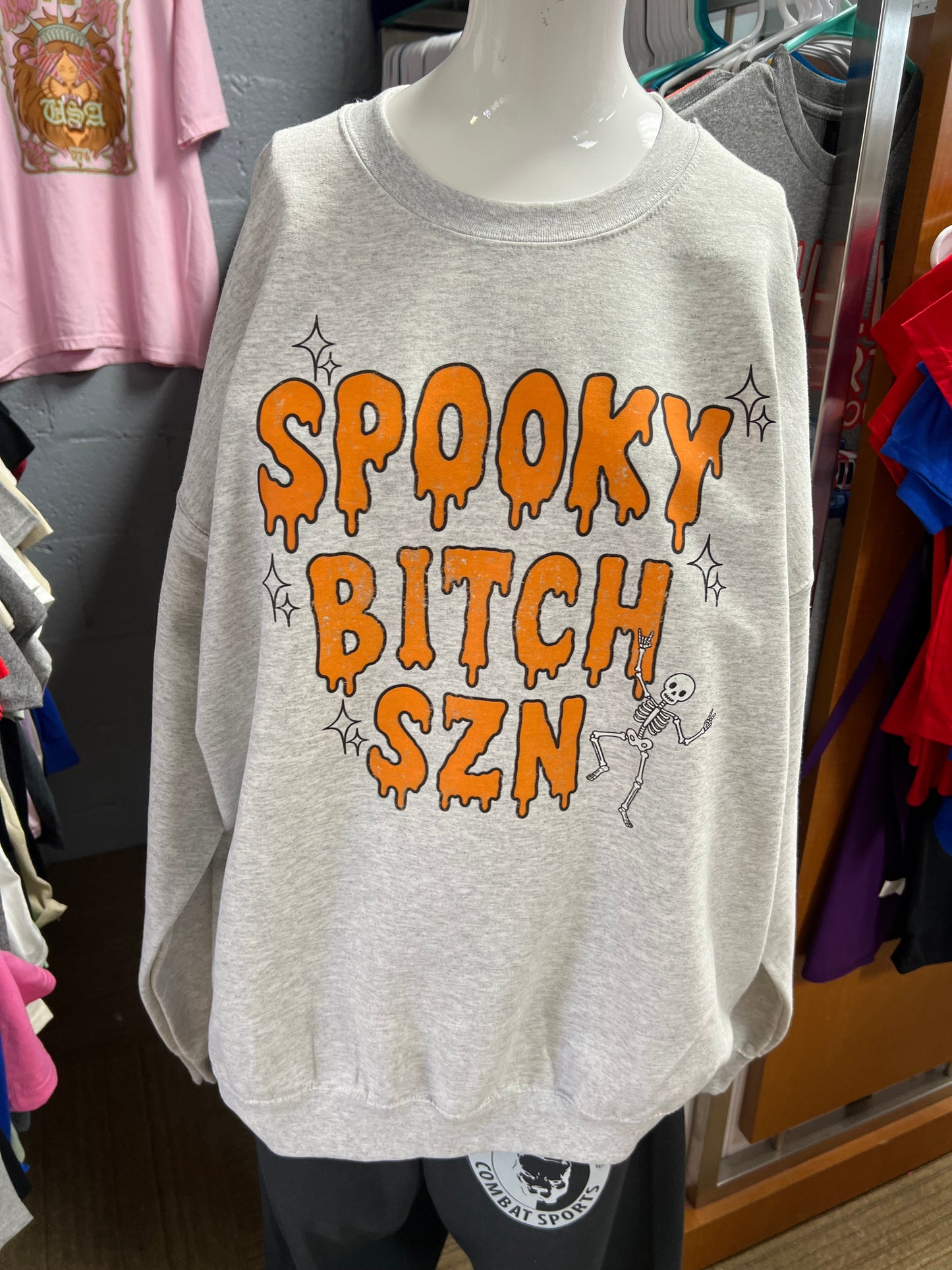 Ready to ship out Gildan extra large crewneck