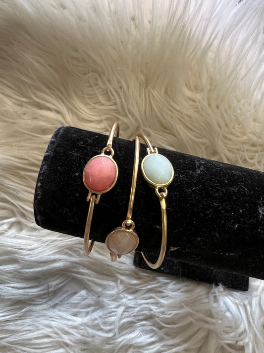 Brand new stackable bracelet gold color