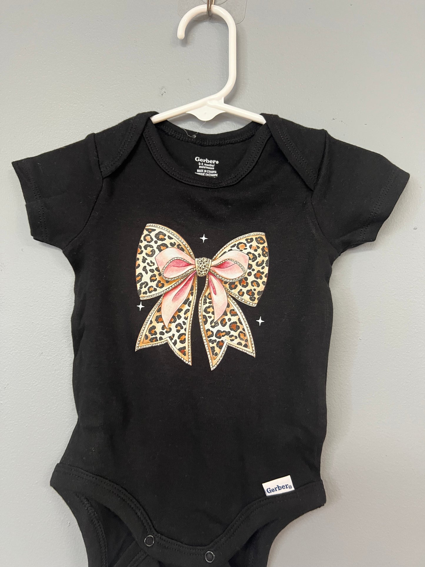 Ready to ship out onesie o to 3 months