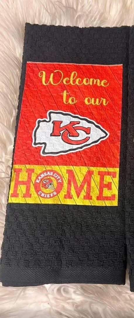 Decorative hand towel
