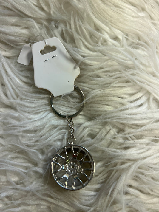 Car rim keychain silver