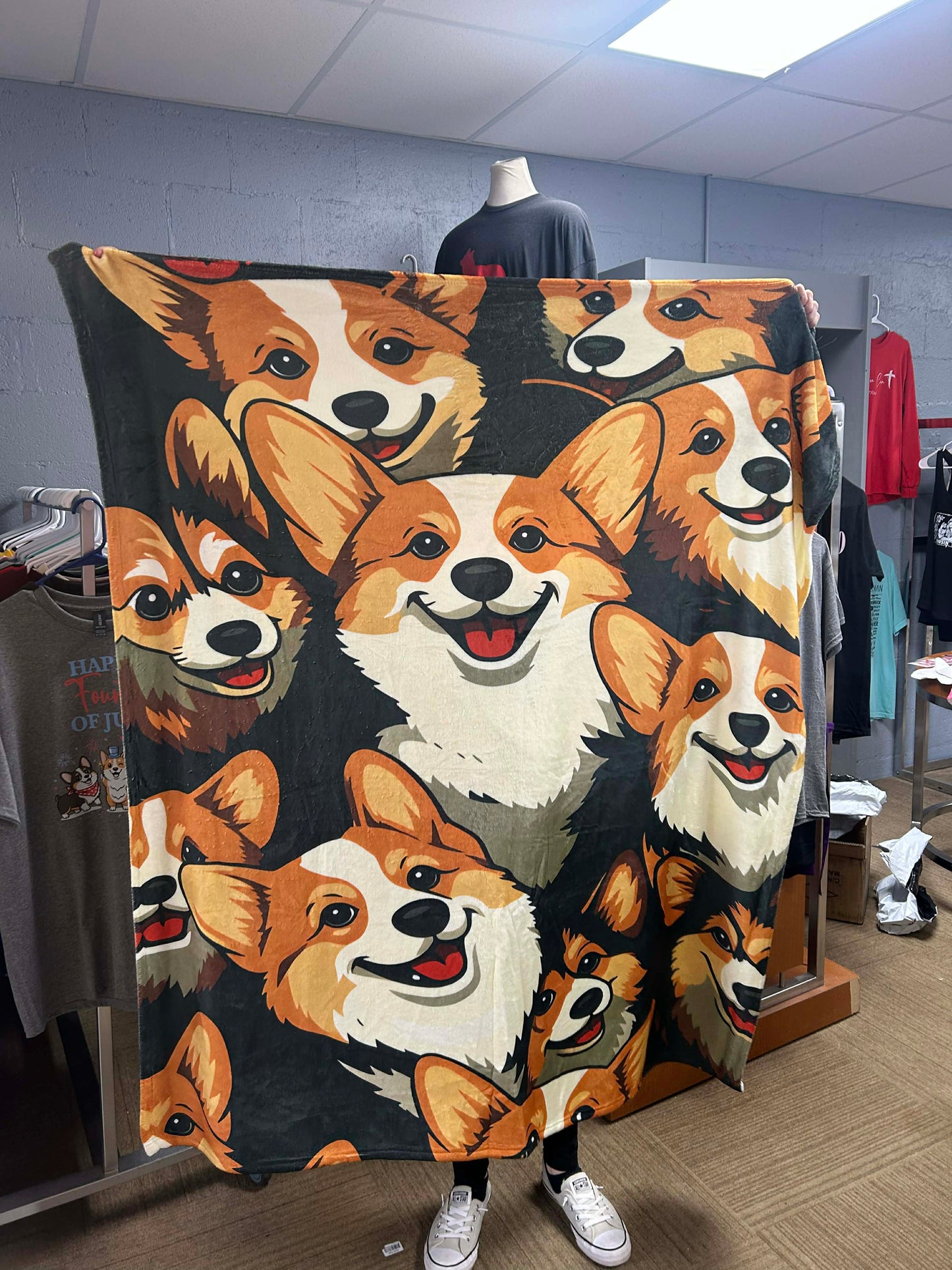 Brand new blanket 50“ x 60“ corgi