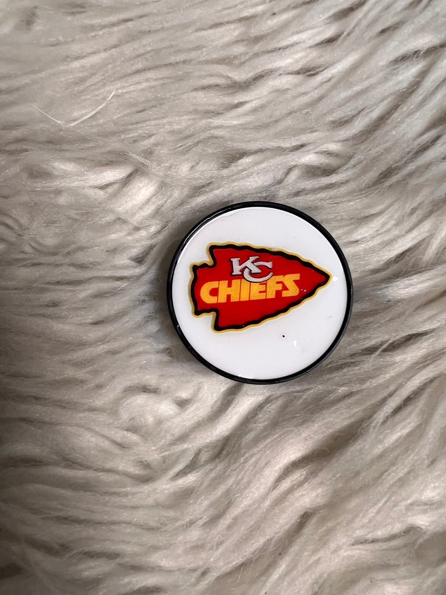Resin covered pop socket