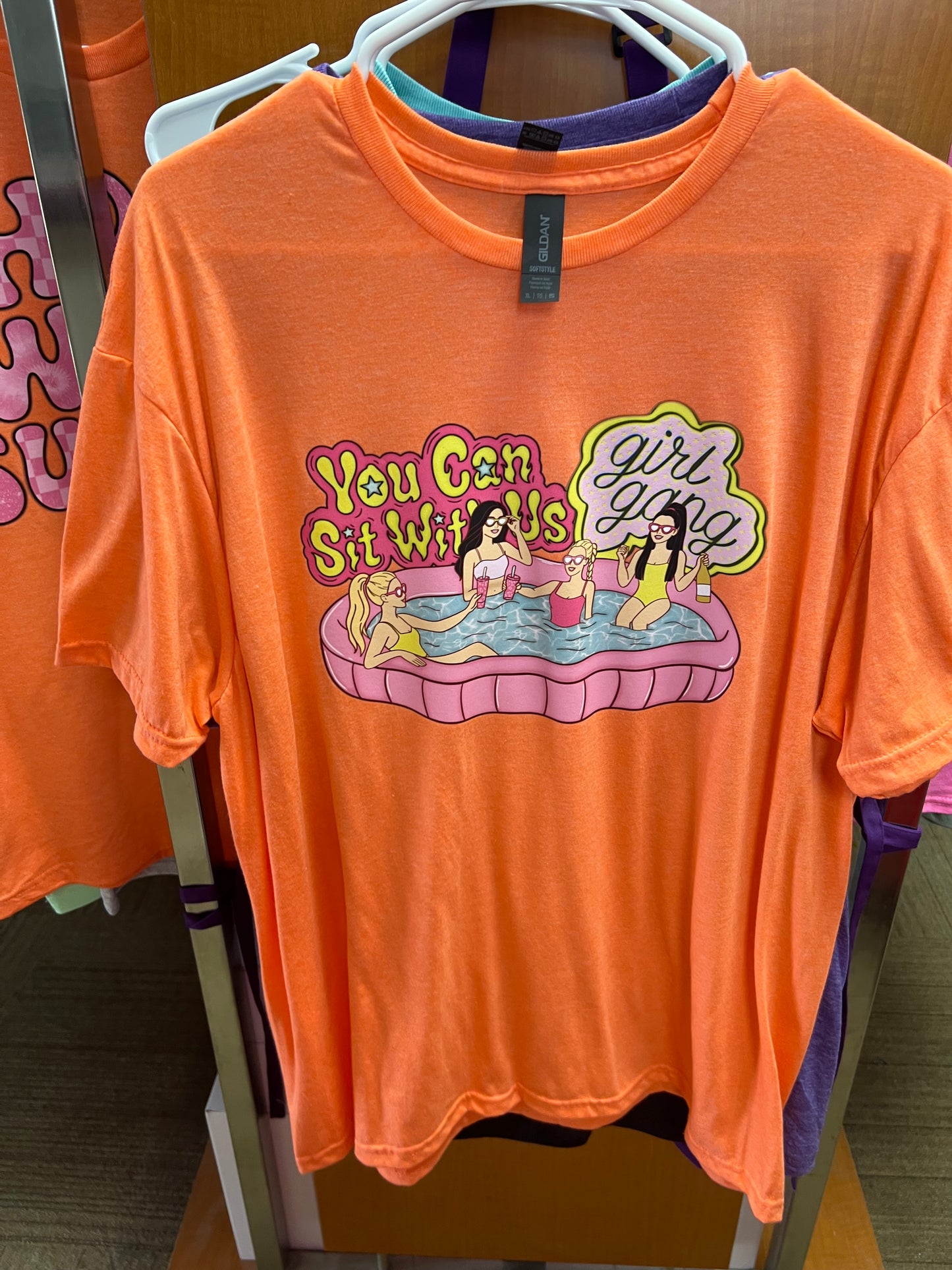 Ready to ship out Gilden soft style extra large T-shirt