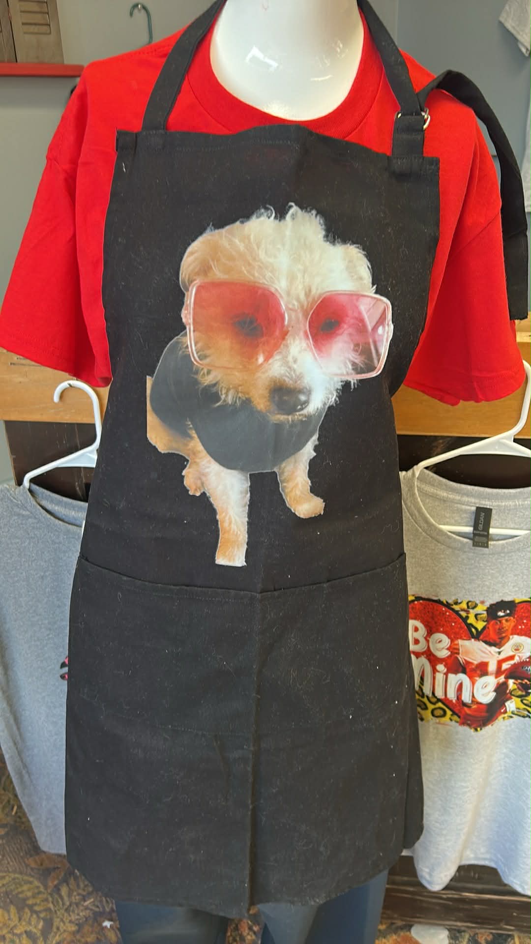 Brand new  apron missy (beautiful mess  mascot )