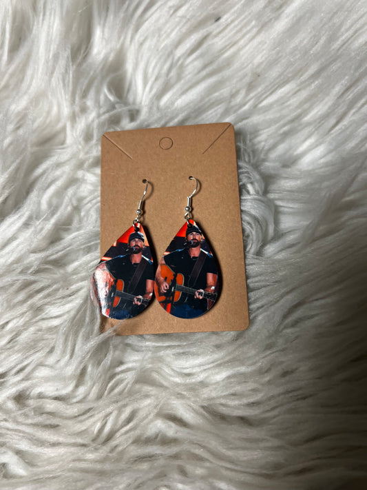 New earnings green